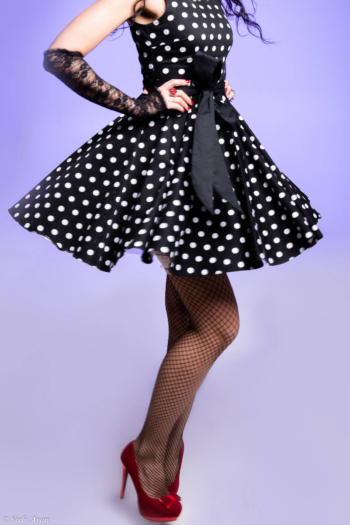 Pin-up stiilis fotosessioon | stuudios pildistamine | portree svg+xml,%3Csvg%20xmlns%3D%22http%3A%2F%2Fwww.w3 - Pin-up stiilis fotosessioon | stuudios pildistamine | portree