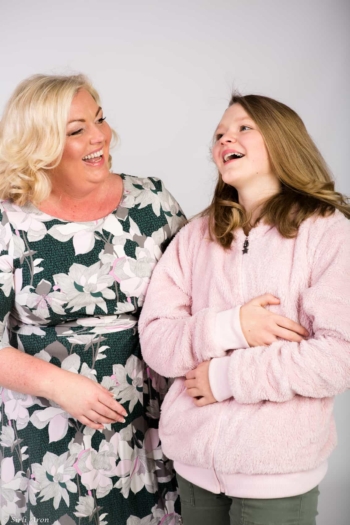 Pildistan nüüd ka stuudios | pere pildistamine | family photographer in Tallinn svg+xml,%3Csvg%20xmlns%3D%22http%3A%2F%2Fwww.w3 - Pildistan nüüd ka stuudios | pere pildistamine | family photographer in Tallinn