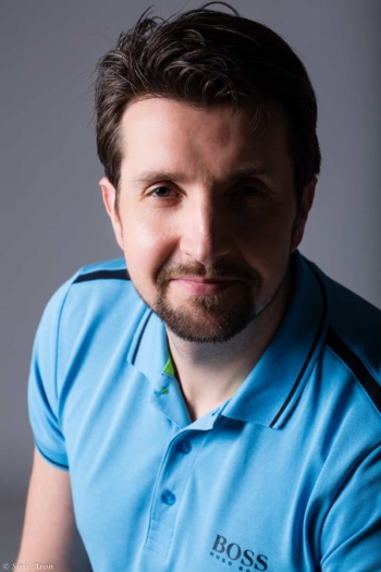 Pildistan nüüd ka stuudios | pere pildistamine | family photographer in Tallinn svg+xml,%3Csvg%20xmlns%3D%22http%3A%2F%2Fwww.w3 - Pildistan nüüd ka stuudios | pere pildistamine | family photographer in Tallinn