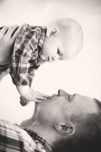 Peresessioon| beebide pildistamine | laste fotograaf | fotograaf Tallinnas svg+xml,%3Csvg%20xmlns%3D%22http%3A%2F%2Fwww.w3 - Peresessioon| beebide pildistamine | laste fotograaf | fotograaf Tallinnas