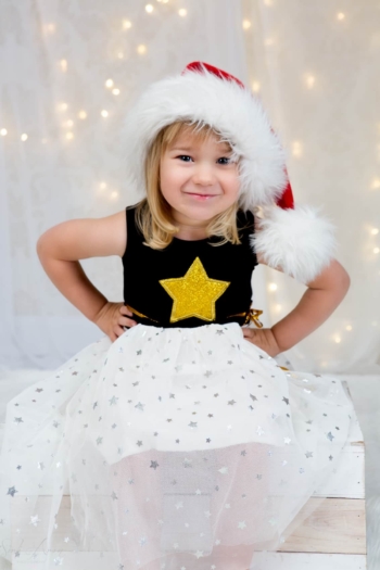 Jõulunurk 2017 | Jõulusessioon | Jõulupildistamine | Perepildid | Tallinn svg+xml,%3Csvg%20xmlns%3D%22http%3A%2F%2Fwww.w3 - Jõulunurk 2017 | Jõulusessioon | Jõulupildistamine | Perepildid | Tallinn